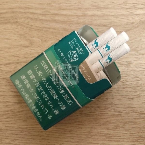 Ploom加熱菸專用CAMEL駱駝Menthol Cold淡薄荷口味煙彈打開後放在桌面上